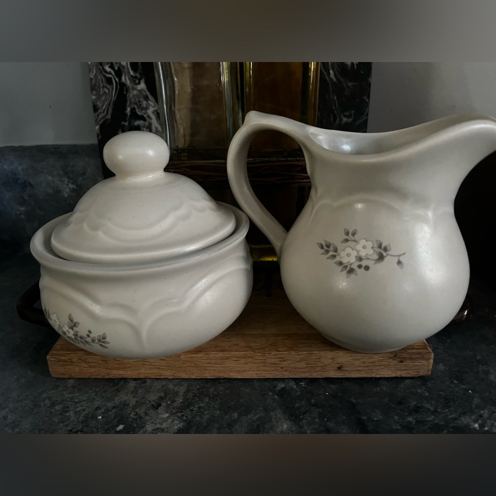 Vintage Pfaltzgraff Cream White Floral Ceramic Creamer and Sugar Set - Picture 2 of 5